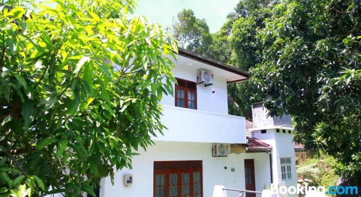 Aken Villa