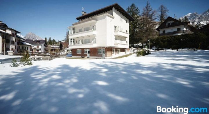 Villa Tullia - Stayincortina