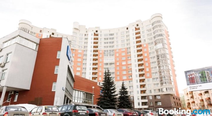 Apartments on Malysheva 4B City Center
