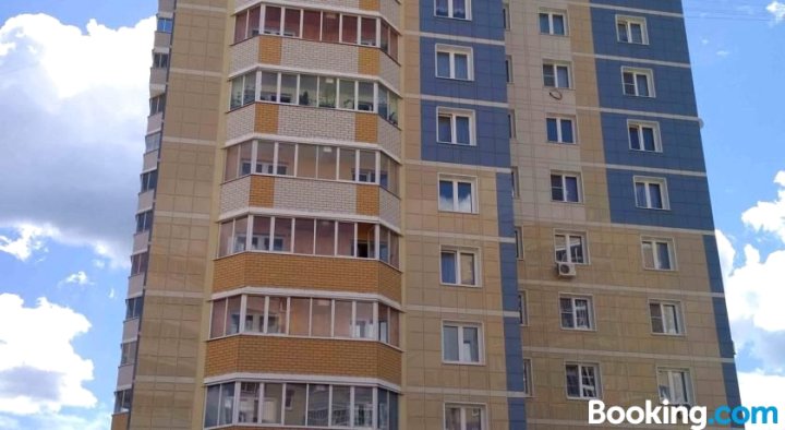 Apartment on Raduzhnaya 16