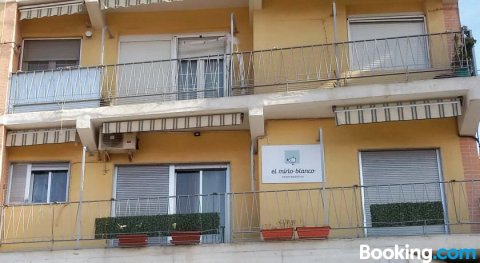 埃尔洛布朗科公寓酒店(Apartamento El Mirlo Blanco)