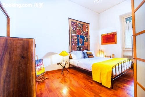 Colorful 2 Bed Apartment Close to Vatican