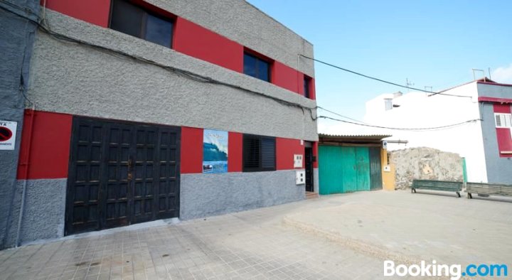 Derecha del Roque Surfhouse