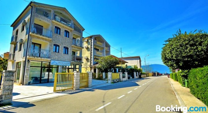 Apartments Marinic