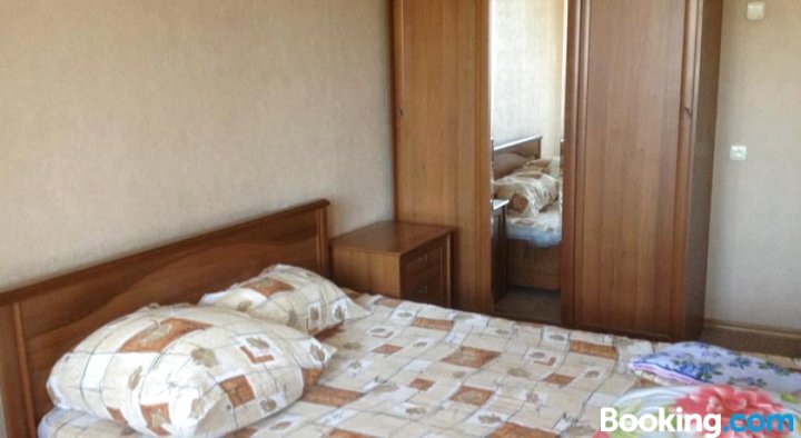 Apartment Prospekt Vracha Surova 9