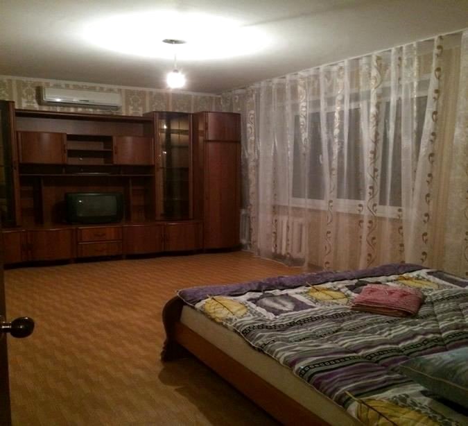 Apartment at Prospekt Vracha Surova 35