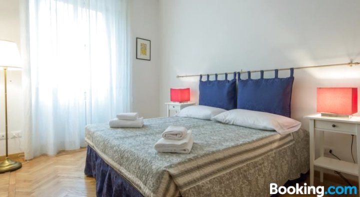 Ponte Vecchio Bridge - 3 Bedrooms