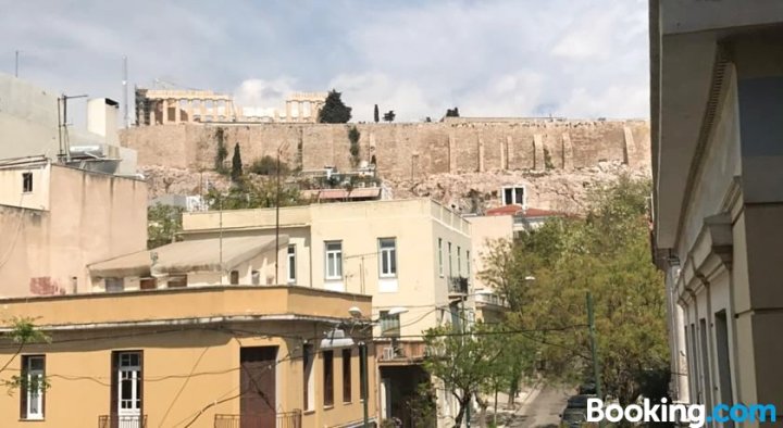 Kostas Apartment by The Acropolis 2