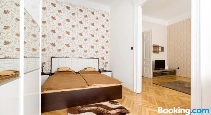 Zichy10-Basilica Bed and Living Room Apartment