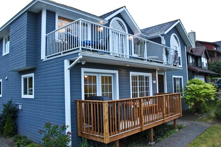 Adventure Tofino B&B