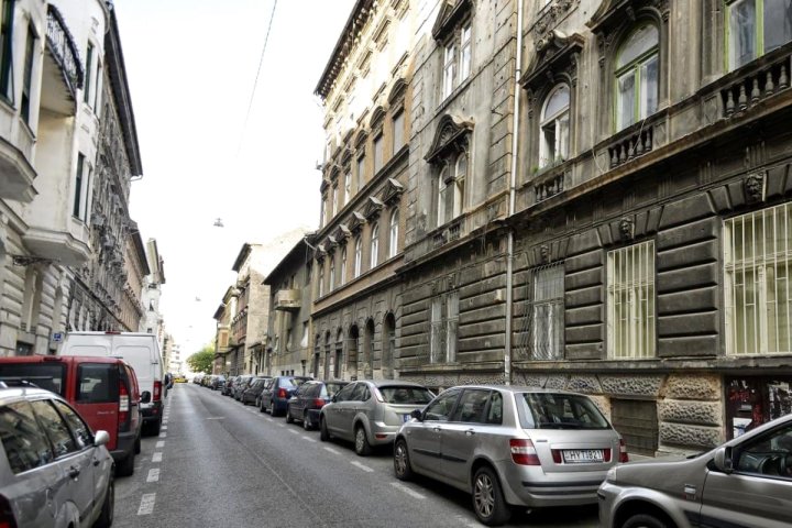 City Center Designer Apartment in Eclectic Building