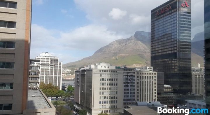 Luxury Apartments at The Icon, Walking Distance to Cticc in Cape Town