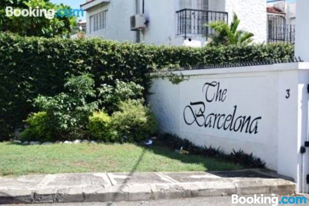 巴塞罗那牙买加专业之家酒店(TheBarcelona)