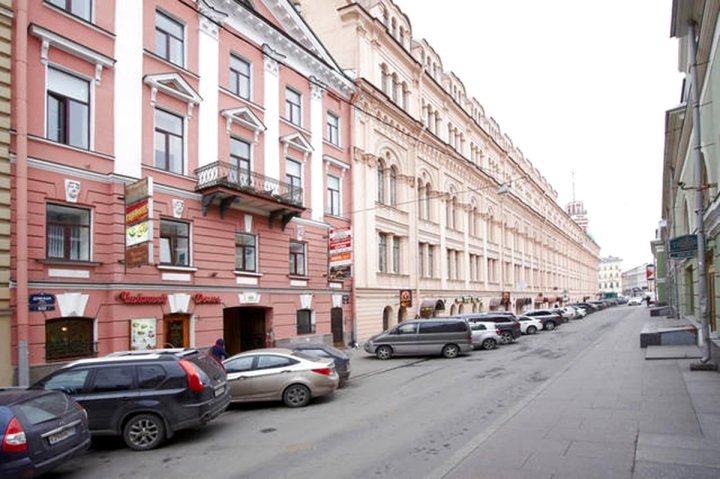 Apartment on Nevsky Prospect