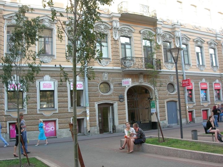 Apartment Near Nevsky Prospekt