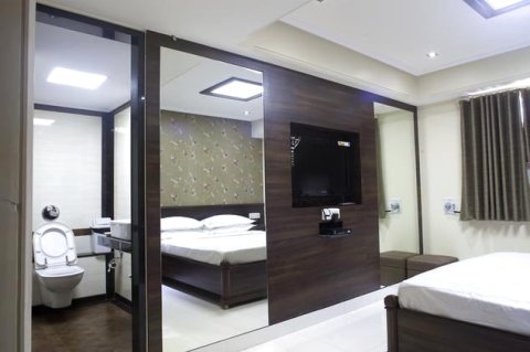 Hotel Adarsh Baug