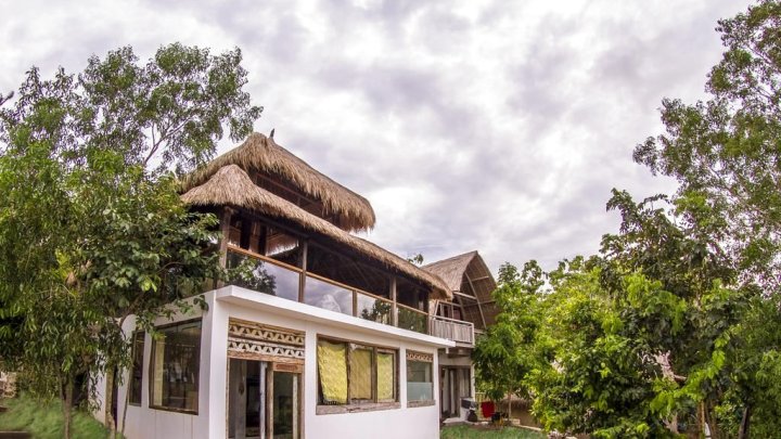 巴厘维蒂科之家(Vertical House Bali)
