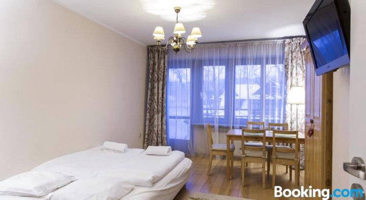 Udanypobyt Apartament Zamoyskiego Centrum