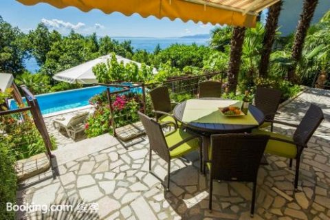 Family Friendly Apartments with a Swimming Pool Opatija - 7916
