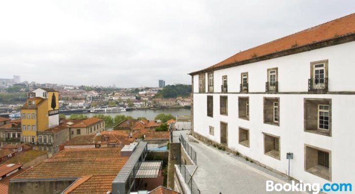 RVA 圣若昂诺伏公寓酒店(RVA São João Novo Apartments)