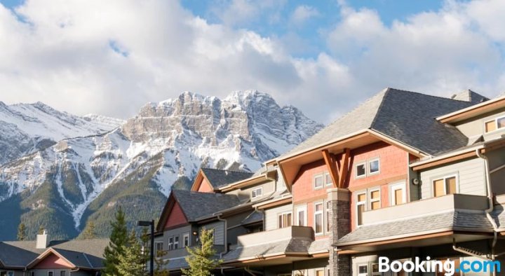 2 Bedroom Suite – Lodges at Canmore