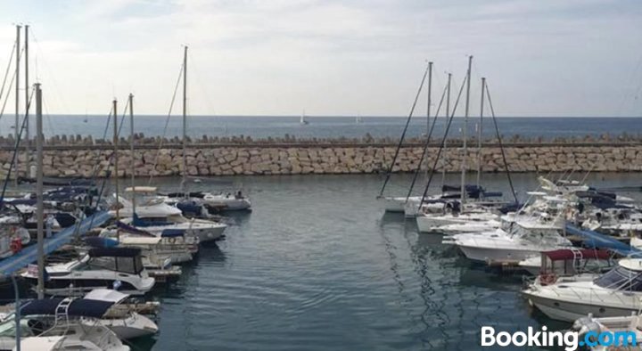 Apartments Near the Sea in Herzliya Pituach