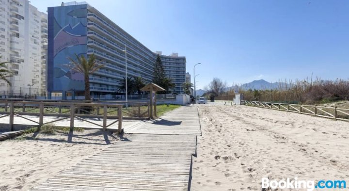 Aguazul Primera Linea Playa Gandia