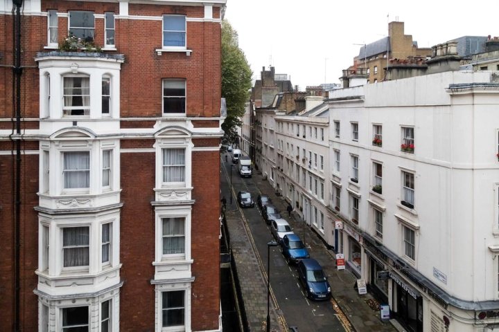 布卢姆斯伯里广场酒店(Bloomsbury Square)