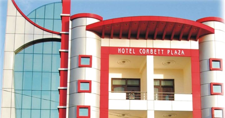 Hotel Corbett Plaza