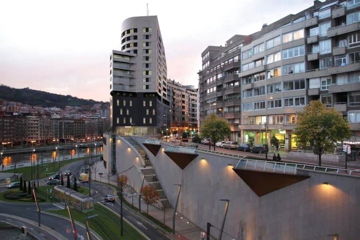 古根海姆毕尔巴鄂公寓酒店(Apartamento Guggenheim Bilbao)