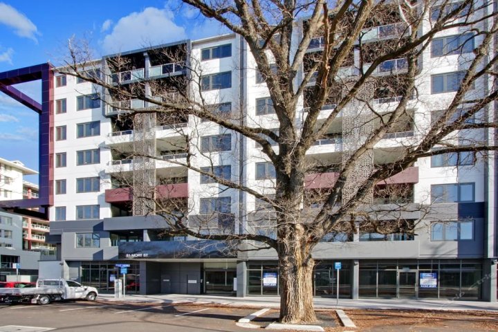 堪培拉住宿 - 布拉登IQ时尚公寓酒店(Accommodate Canberra - Braddon IQ Smart Apartments)