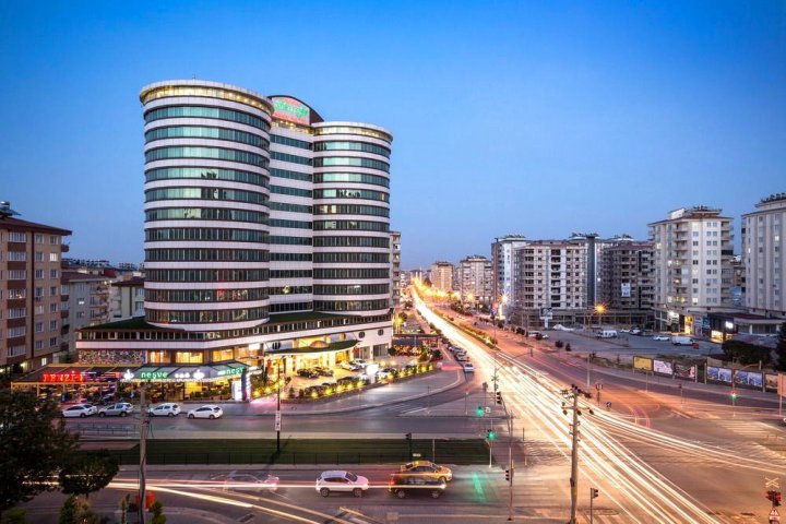 耶马苏格洛公园酒店(Yilmazoglu Park Otel)