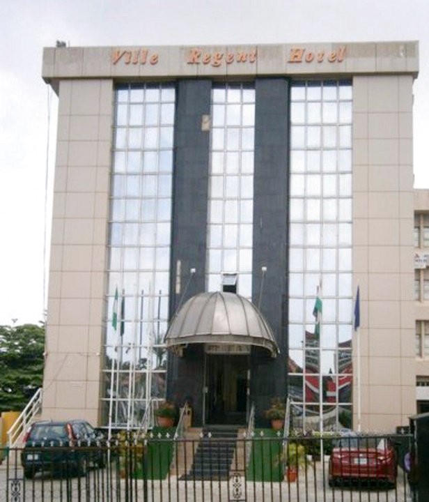 阿布贾市丽晶酒店(Ville Regent Abuja)
