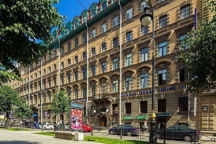 涅夫斯基大街格兰德公寓(Nevsky Grand Apartments)