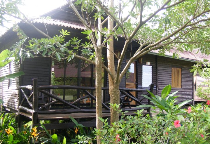 穆克兰达生态度假酒店(Mook Lanta Eco Resort)