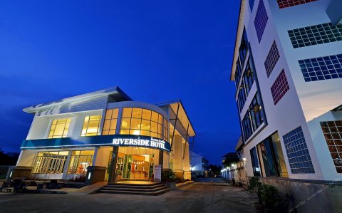 甲米滨江大酒店(Riverside Hotel Krabi)