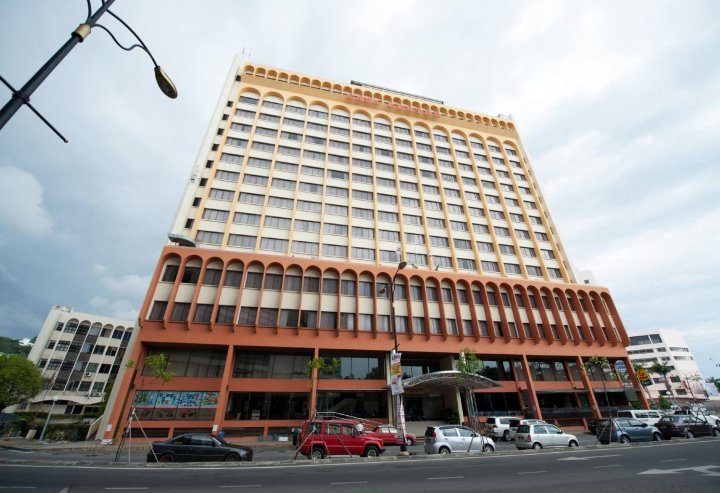 哥打京那巴鲁加雅中心酒店(Gaya Centre Hotel)