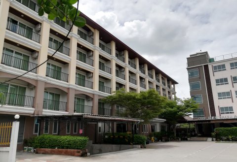 圣苏湾机场套房(Sinsuvarn Airport Suite Hotel)