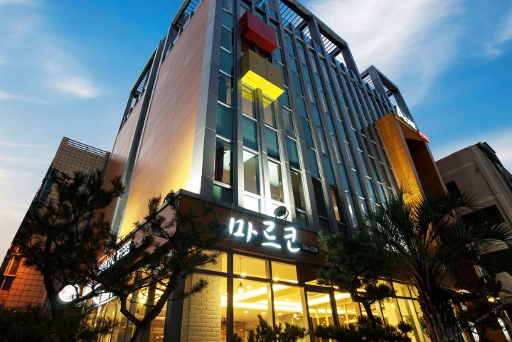 A-One酒店(A-One Hotel)