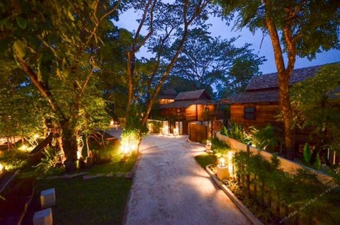普吉岛阿南塔泰式泳池别墅酒店(Ananta Thai Pool Villas Resort Phuket)