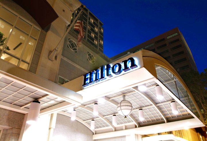 波特兰市中心希尔顿酒店(Hilton Portland Downtown)