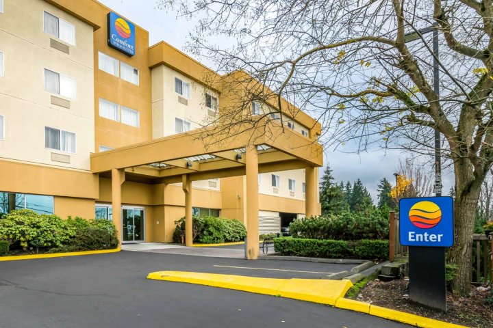 西雅图北凯富套房酒店(Comfort Inn & Suites Seattle North)