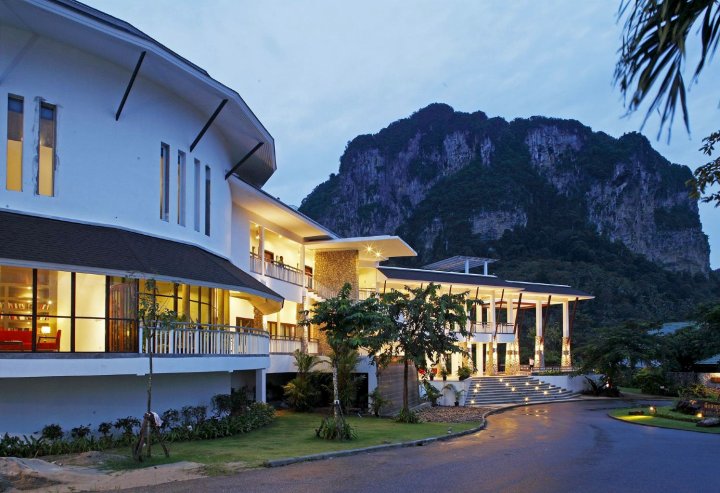 甲米宁静湖度假村及水疗中心(Peace Laguna Resort and Spa Krabi)