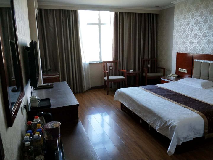 民勤清华商务宾馆