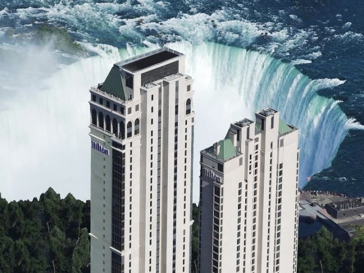 希尔顿尼亚加拉瀑布/瀑布景观套房酒店(Hilton Niagara Falls/ Fallsview Hotel and Suites)