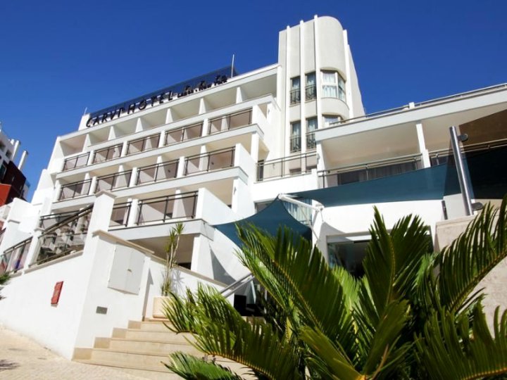 卡尔维海滩酒店(Carvi Beach Hotel)