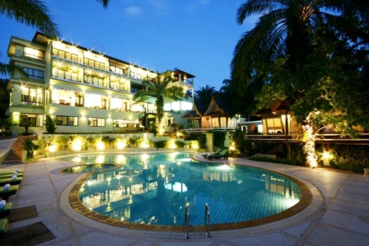 棕榈天堂度假酒店(Palm Paradise Resort)