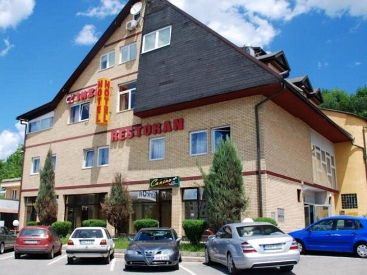 多布林亚伊马兹特酒店(Hotel Imzit Dobrinja)