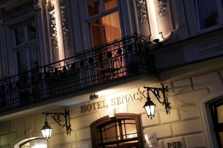 西纳可酒店(Hotel Senacki)