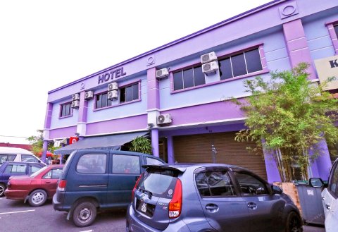 新山北干那那顶奈达客房(Nida Rooms Pekan Nanas Utama Johor)